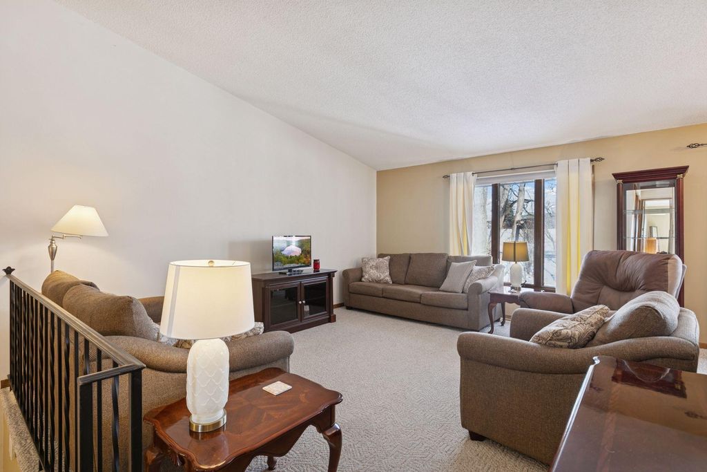 2406 County Road D W 4, Roseville, MN 55112 — photo 4