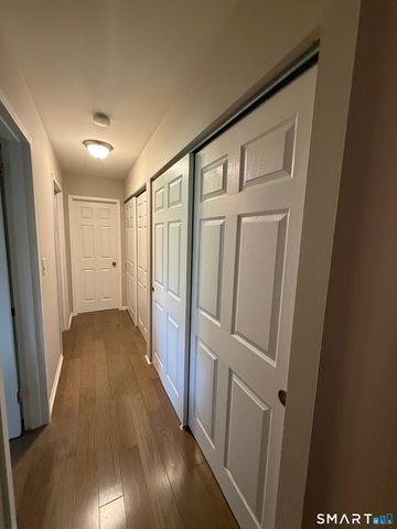 1000 Knapps Highway 14, Fairfield, CT 06825