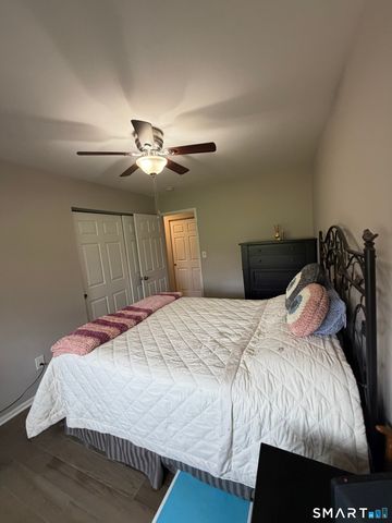 1000 Knapps Highway 14, Fairfield, CT 06825