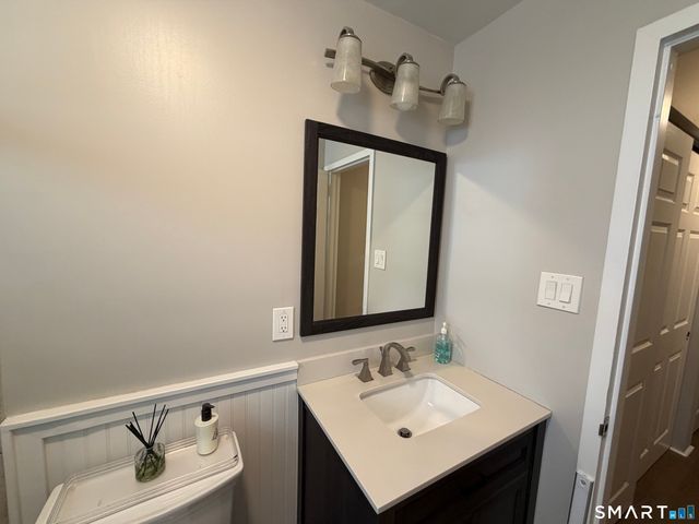 1000 Knapps Highway 14, Fairfield, CT 06825