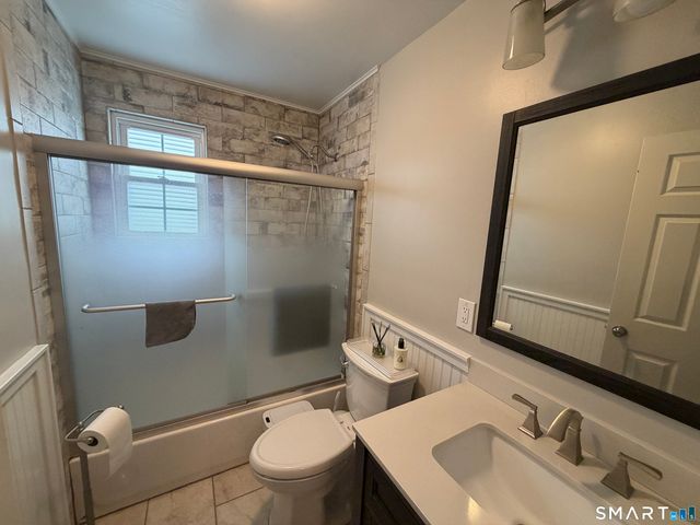 1000 Knapps Highway 14, Fairfield, CT 06825