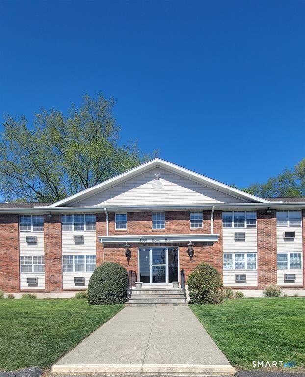 1000 Knapps Highway 14, Fairfield, CT 06825