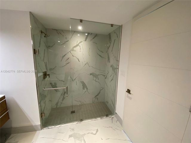 9521 E Bay Harbor Dr 605, Bay Harbor Islands, FL 33154