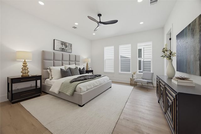 1004 E 35th Street, Houston, TX 77022