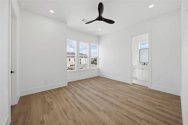 1004 E 35th Street, Houston, TX 77022