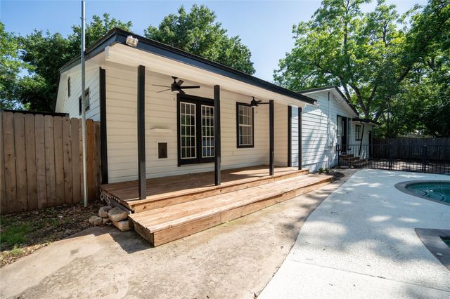908 Kent ST, Taylor, TX 76574