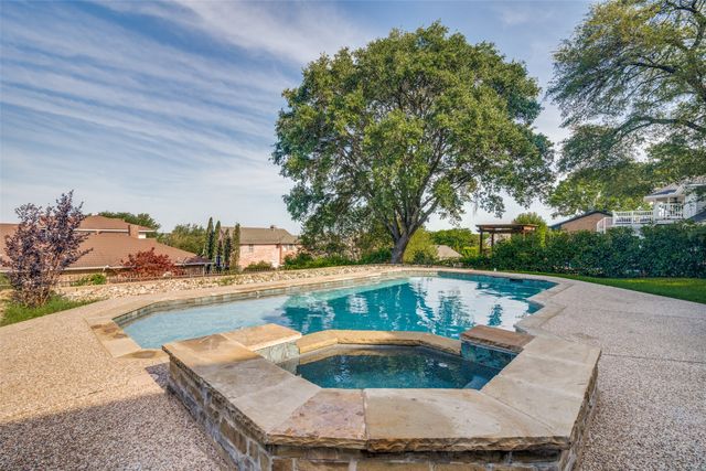 9 Stillwaters Drive, Heath, TX 75032