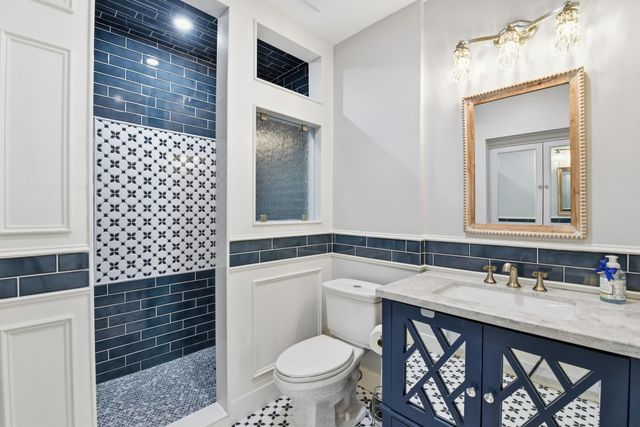 2415 38th Street, Galveston, TX 77550