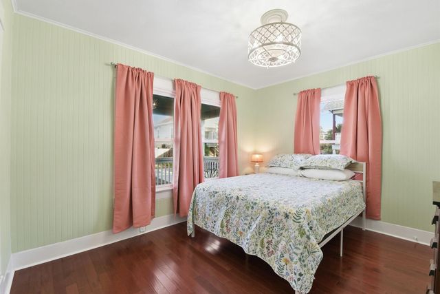 2415 38th Street, Galveston, TX 77550