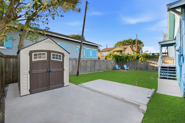 2415 38th Street, Galveston, TX 77550