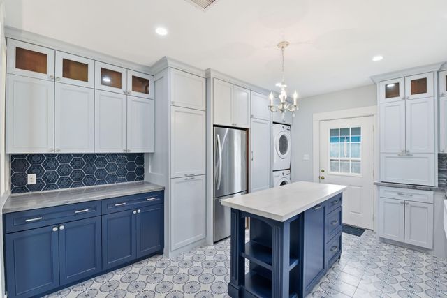 2415 38th Street, Galveston, TX 77550