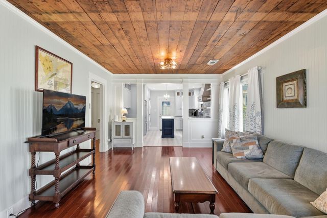 2415 38th Street, Galveston, TX 77550