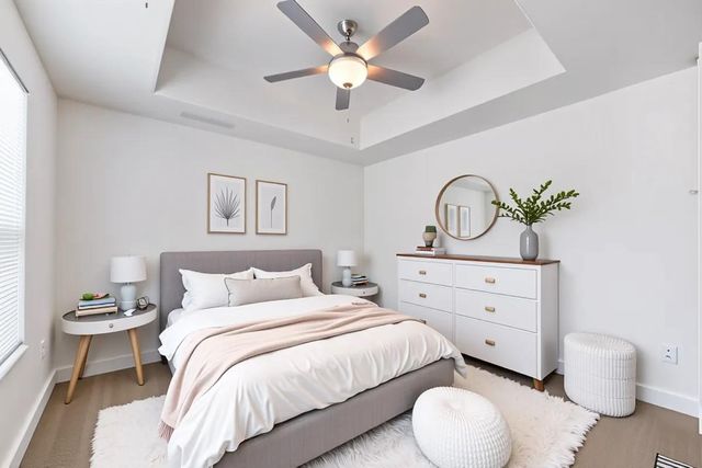 1333 W 22nd Street F, Houston, TX 77008