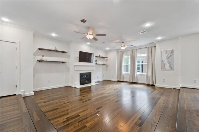 1333 W 22nd Street F, Houston, TX 77008