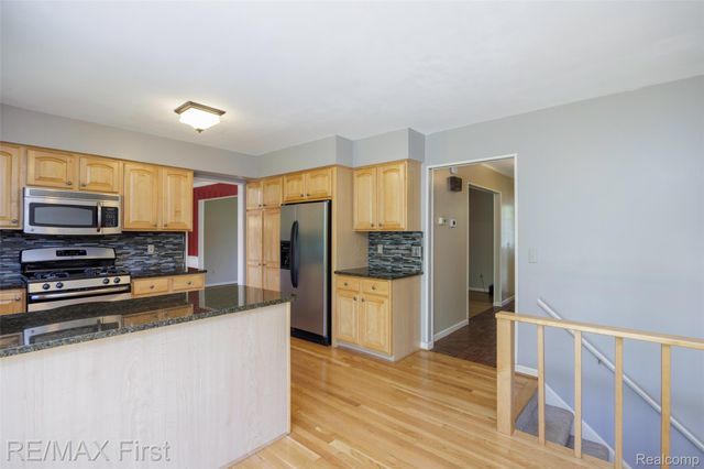 3338 Serenity Road, Oakland Charter Township, MI 48363