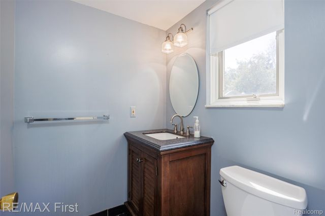 3338 Serenity Road, Oakland Charter Township, MI 48363