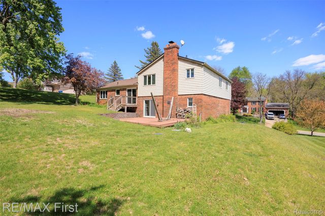 3338 Serenity Road, Oakland Charter Township, MI 48363
