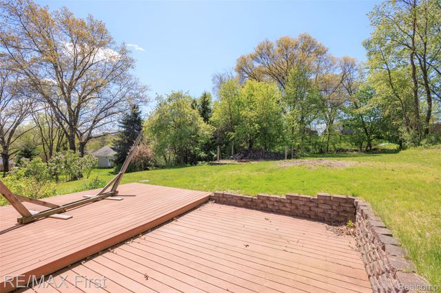 3338 Serenity Road, Oakland Charter Township, MI 48363