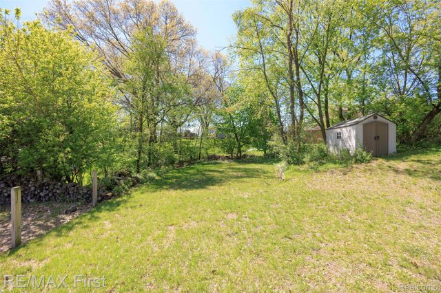 3338 Serenity Road, Oakland Charter Township, MI 48363