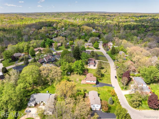 3338 Serenity Road, Oakland Charter Township, MI 48363