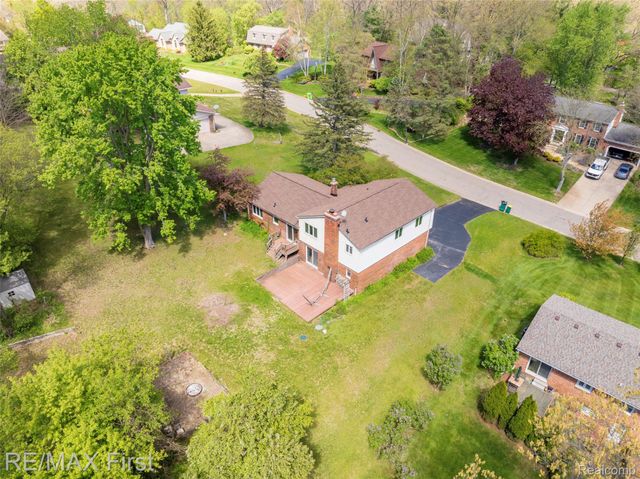 3338 Serenity Road, Oakland Charter Township, MI 48363
