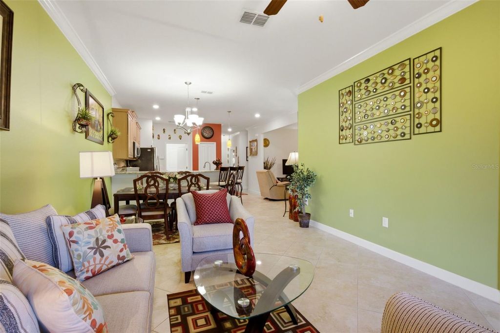 Image 14 of property listing at 3624 SOLANA CIRCLE B, Clermont, FL 34711