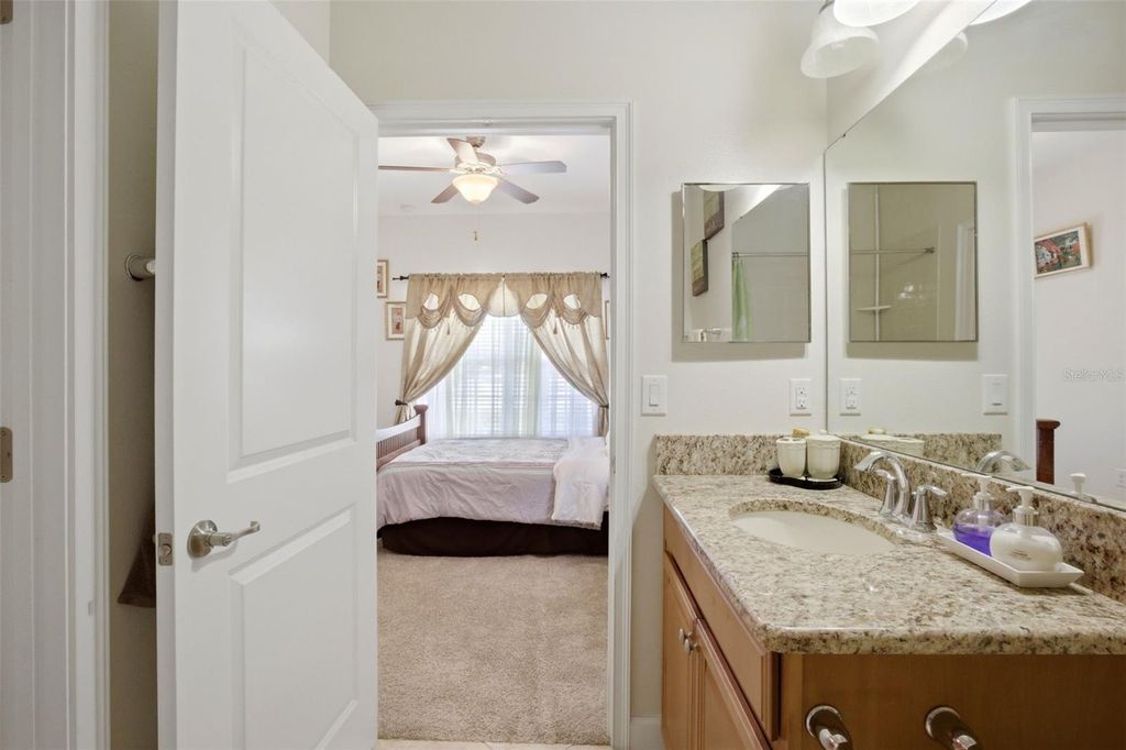 Image 23 of property listing at 3624 SOLANA CIRCLE B, Clermont, FL 34711