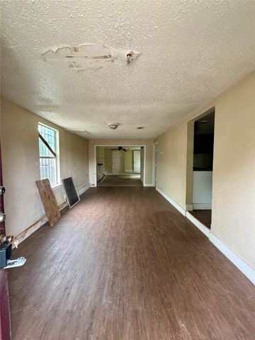 4117 Wiman Drive, Fort Worth, TX 76119