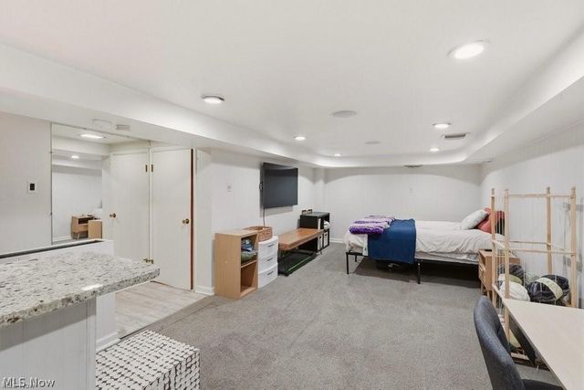 5066 W 6th Street, Brooklyn Heights, OH 44131