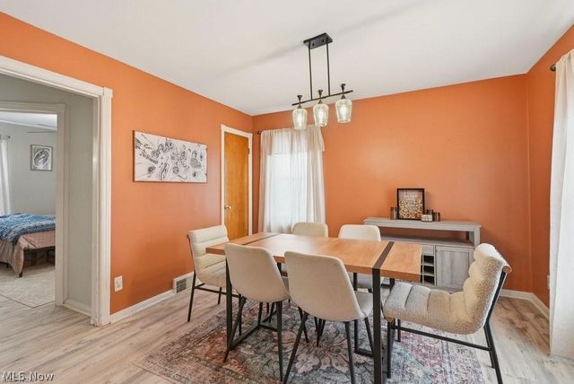 5066 W 6th Street, Brooklyn Heights, OH 44131