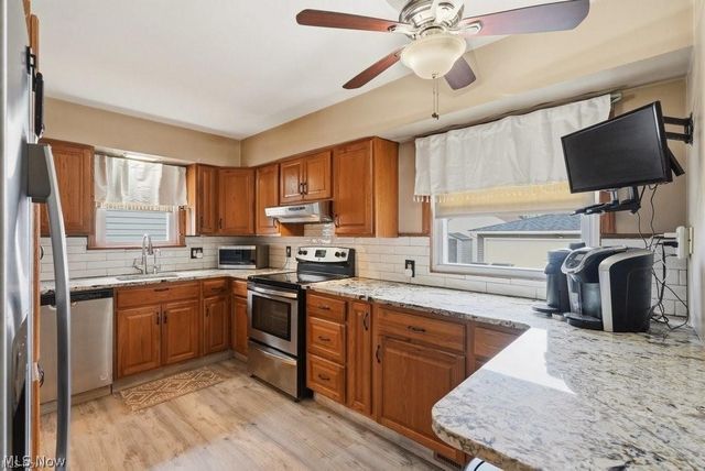 5066 W 6th Street, Brooklyn Heights, OH 44131