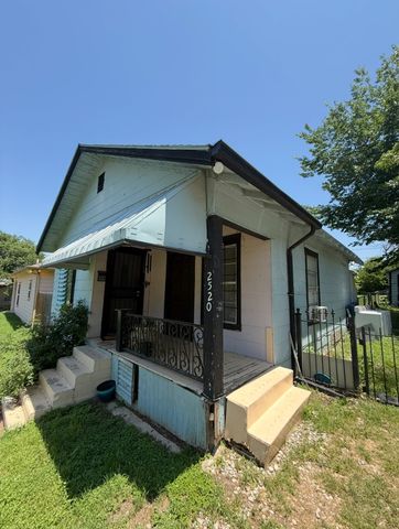 2520 Refugio Avenue, Fort Worth, TX 76164