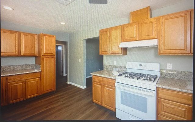 135 Stockton St, Manteca, CA 95337