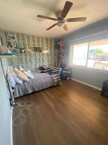 135 Stockton St, Manteca, CA 95337