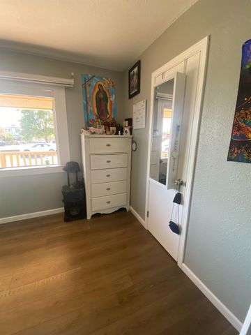 135 Stockton St, Manteca, CA 95337
