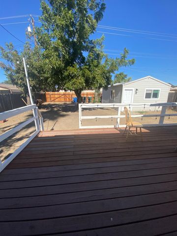 135 Stockton St, Manteca, CA 95337