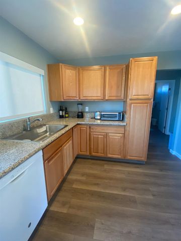 135 Stockton St, Manteca, CA 95337