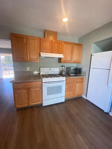 135 Stockton St, Manteca, CA 95337