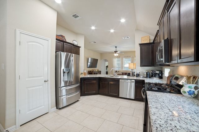 15151 STAGEHAND DR, San Antonio, TX 78245