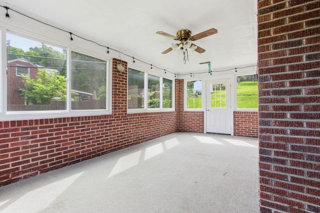5701 Library Rd, Bethel Park, PA 15102
