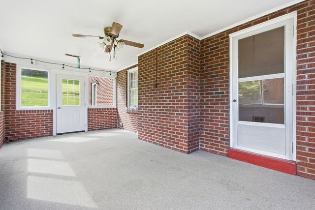 5701 Library Rd, Bethel Park, PA 15102