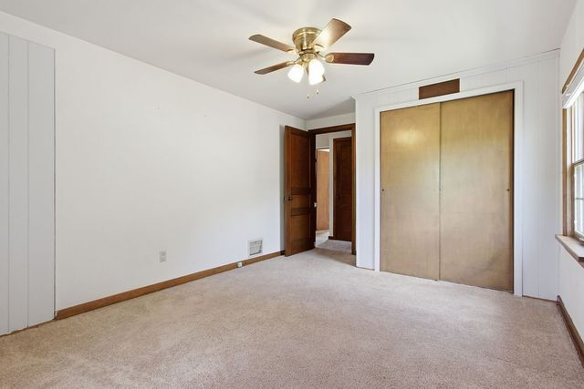 5701 Library Rd, Bethel Park, PA 15102