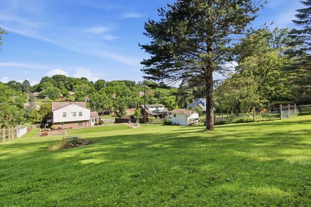 5701 Library Rd, Bethel Park, PA 15102