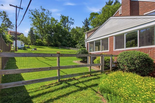 5701 Library Rd, Bethel Park, PA 15102