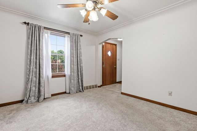 5701 Library Rd, Bethel Park, PA 15102