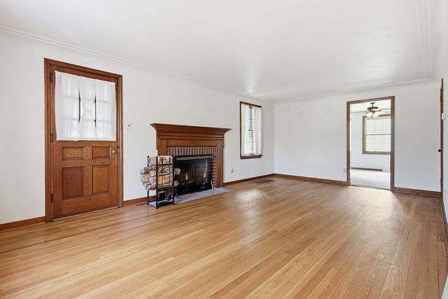5701 Library Rd, Bethel Park, PA 15102