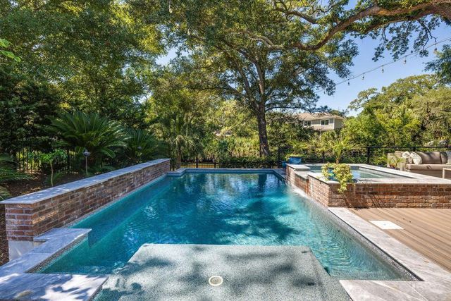 10 Dune Ridge Lane, Isle Of Palms, SC 29451
