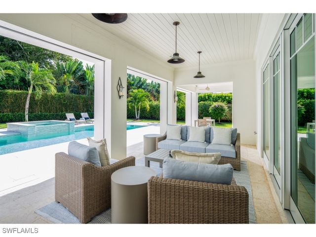 4042 Old Trail WAY, Naples, FL 34103