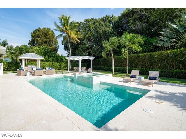 4042 Old Trail WAY, Naples, FL 34103