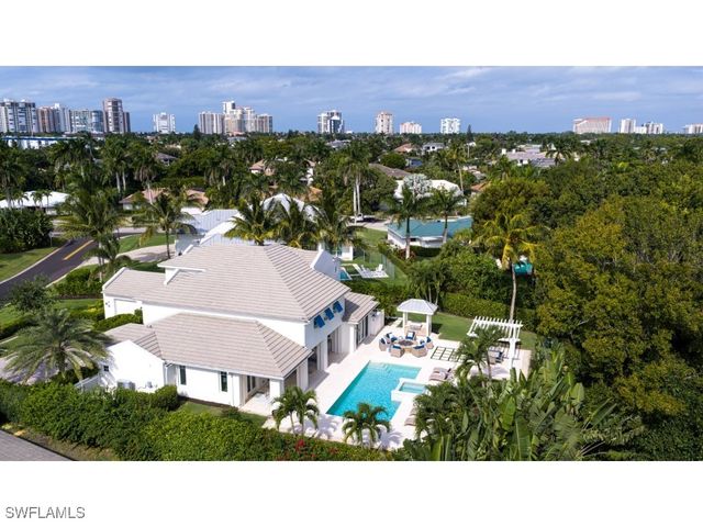 4042 Old Trail WAY, Naples, FL 34103